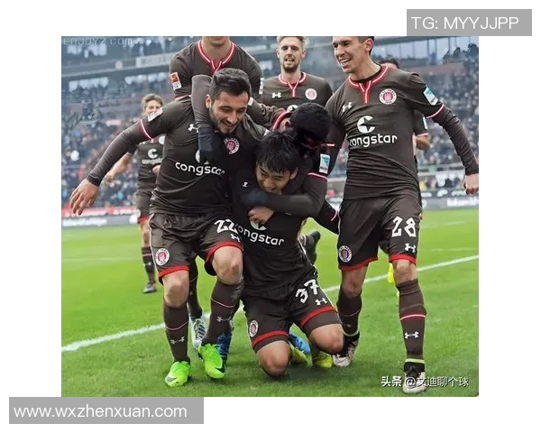 曼联迎战赫尔城联赛杯激战在即球迷期待精彩对决 曼联迎战赫尔城联赛杯激战在即球迷期待精彩对决